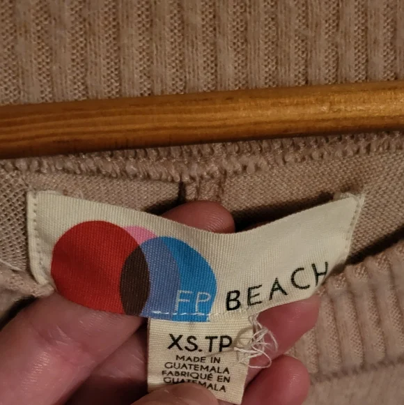 Women's Pink Sweater - Picture 3 of 3